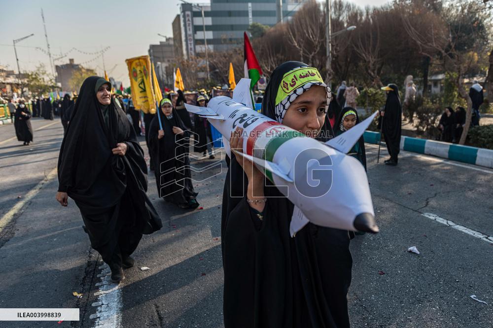 Iran Parade Basij and IRGC - Tehran