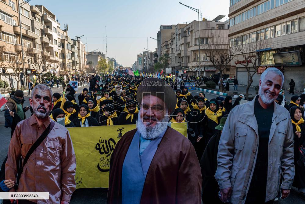 Iran Parade Basij and IRGC - Tehran