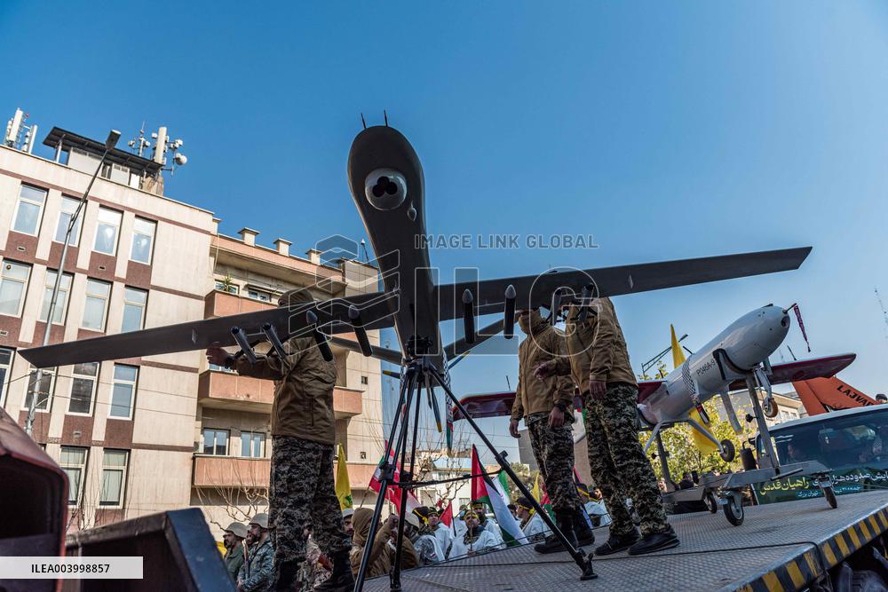 Iran Parade Basij and IRGC - Tehran