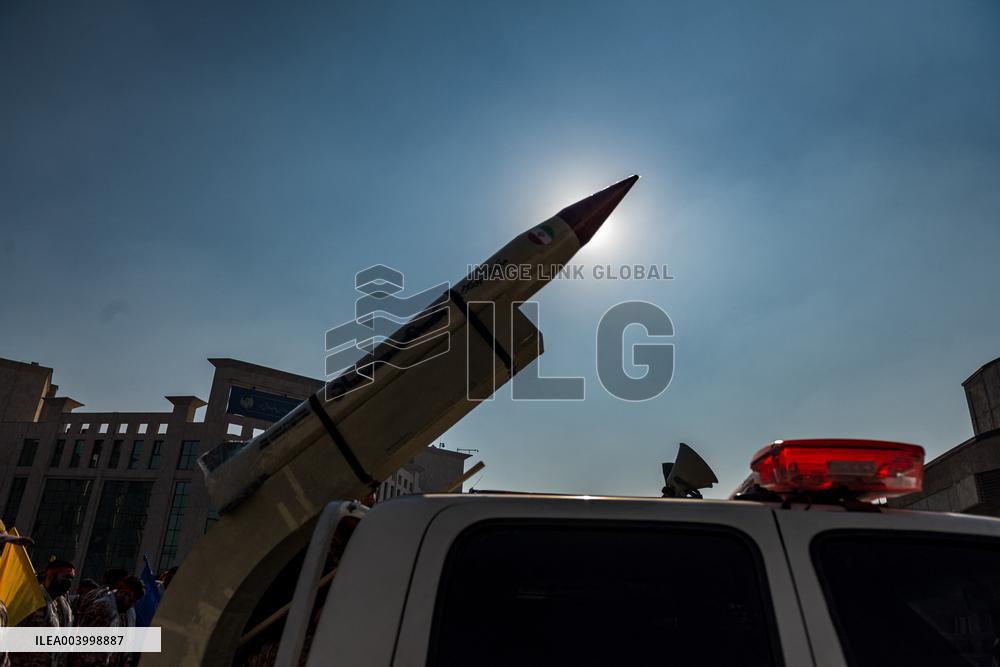 Iran Parade Basij and IRGC - Tehran