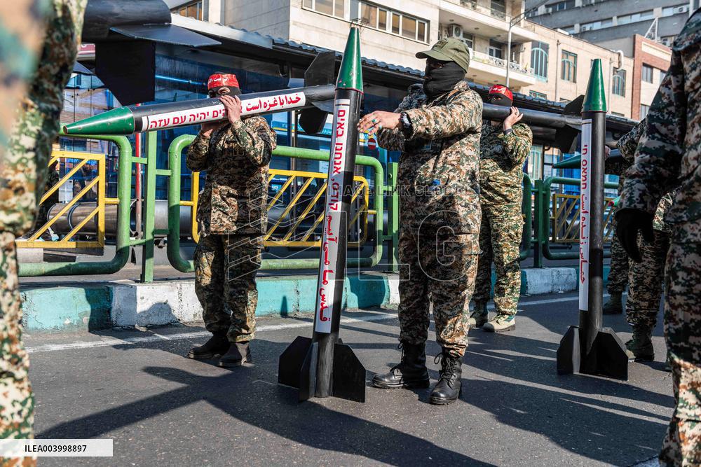 Iran Parade Basij and IRGC - Tehran