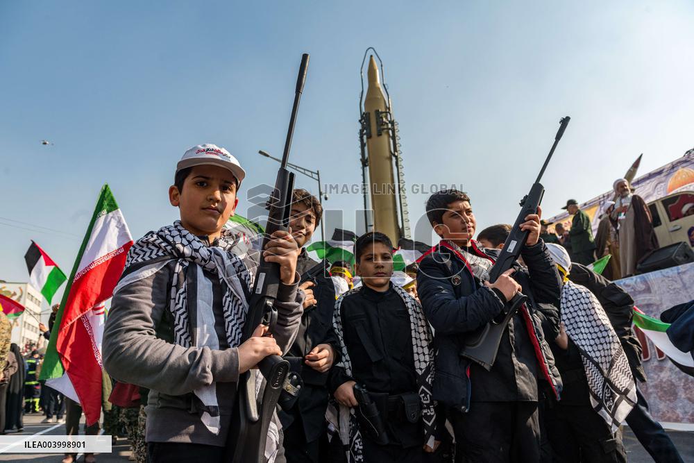 Iran Parade Basij and IRGC - Tehran