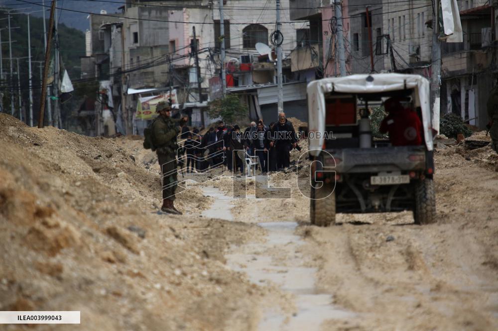 Israeli Forces Intensify Military Operations In Nur Shams Camp - West Bank