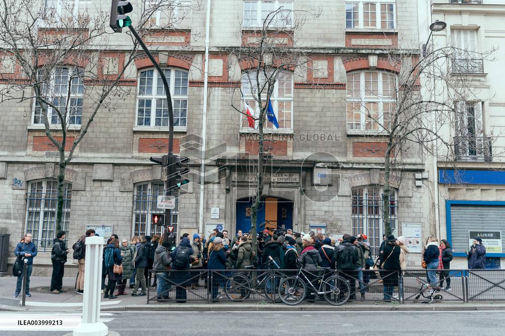Elisabeth Borne visits an elementary school - Paris AJ