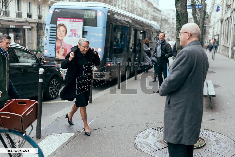 Elisabeth Borne visits an elementary school - Paris AJ