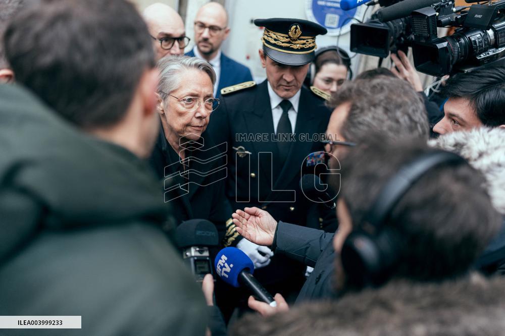 Elisabeth Borne visits an elementary school - Paris AJ