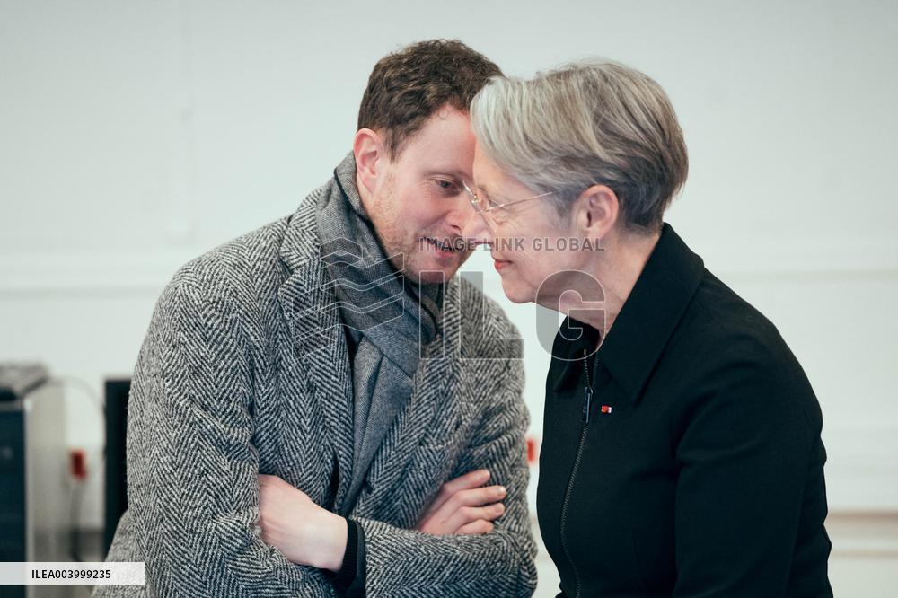 Elisabeth Borne visits an elementary school - Paris AJ