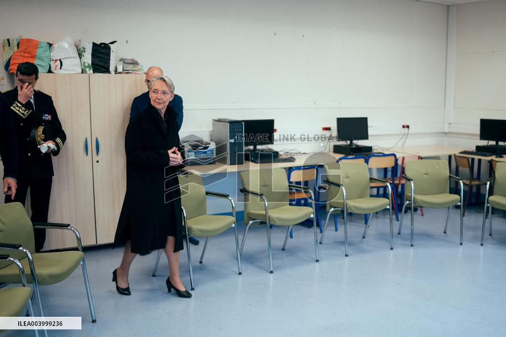 Elisabeth Borne visits an elementary school - Paris AJ