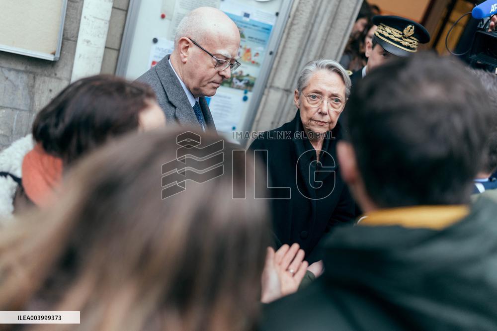 Elisabeth Borne visits an elementary school - Paris AJ