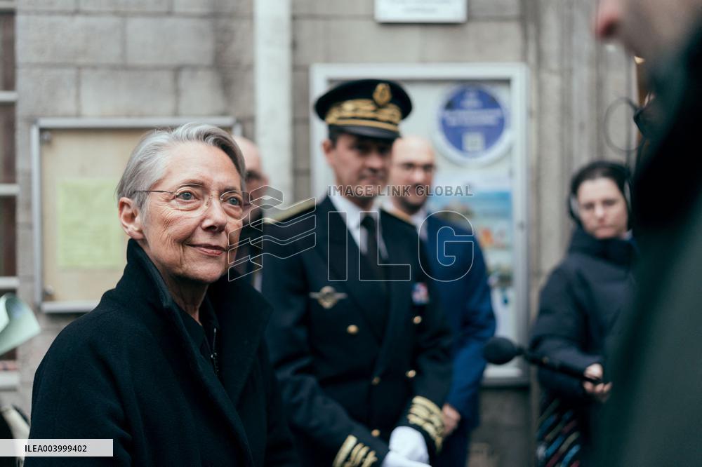 Elisabeth Borne visits an elementary school - Paris AJ