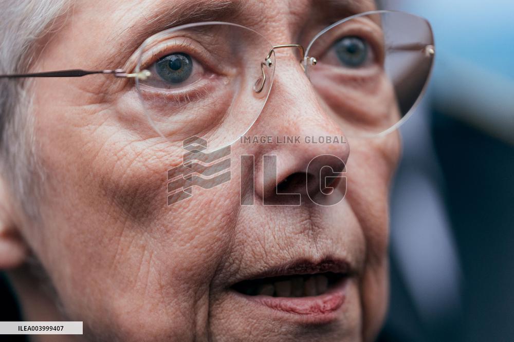 Elisabeth Borne visits an elementary school - Paris AJ