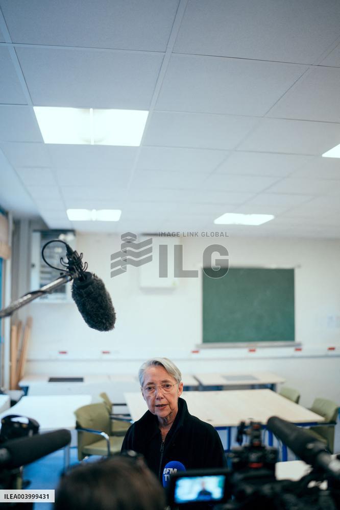 Elisabeth Borne visits an elementary school - Paris AJ