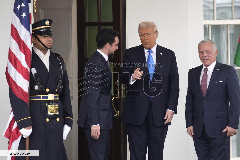 Donald Trump welcomes King Abdullah II - Washington