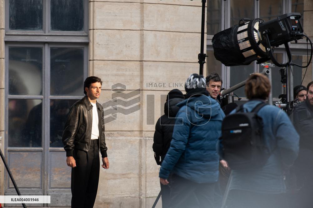 Carlos Sainz Jr. And Simone Ashley At L'Oreal Filming - Paris