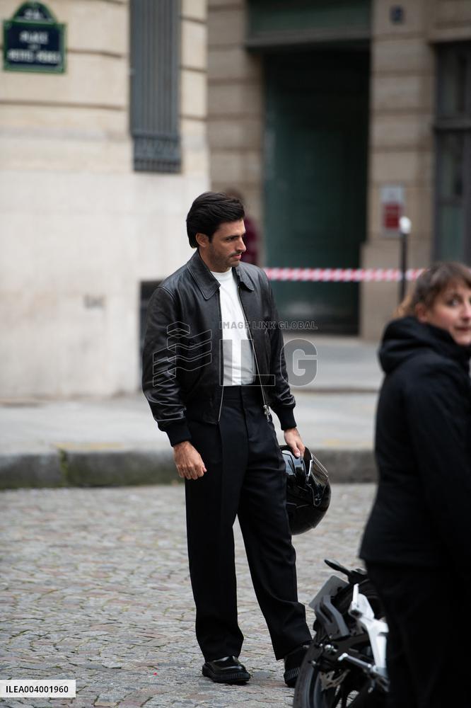 Carlos Sainz Jr. And Simone Ashley At L'Oreal Filming - Paris