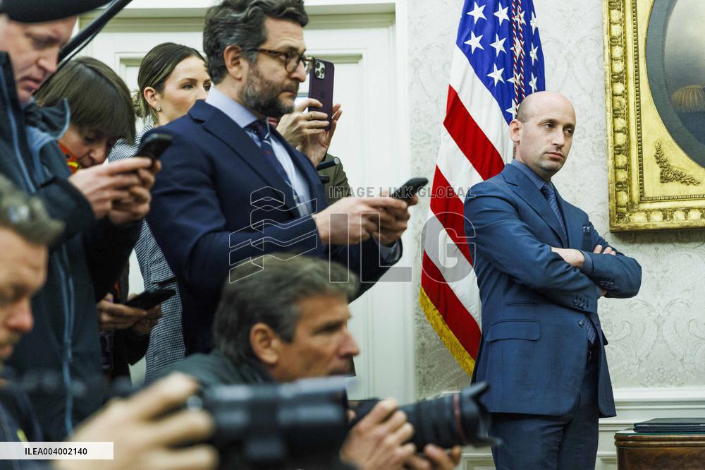 US President Trump Meets with Elon Musk in Oval Office