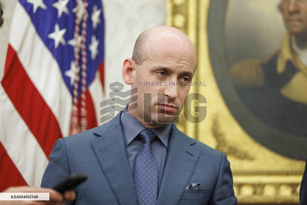 US President Trump Meets with Elon Musk in Oval Office