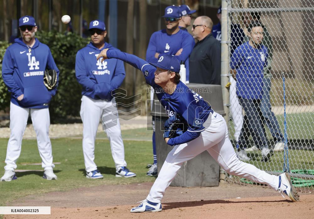 Baseball: Yoshinobu Yamamoto