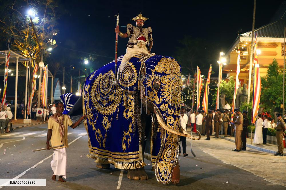 Nawam Maha Perahera - Sri Lanka