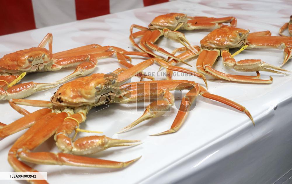 Snow crabs for Japanese imperial family