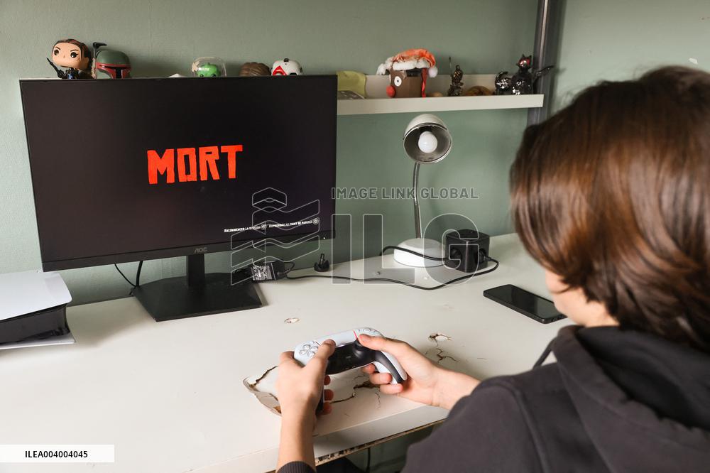 Teenagers Video Games Addiction - France