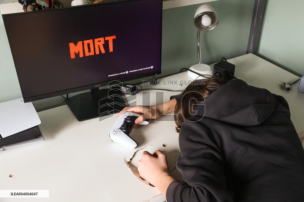 Teenagers Video Games Addiction - France