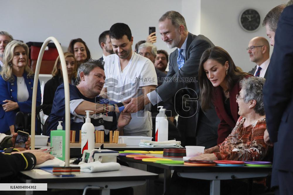 Royals At Visit To Paraplegic National Hospital - Toledo