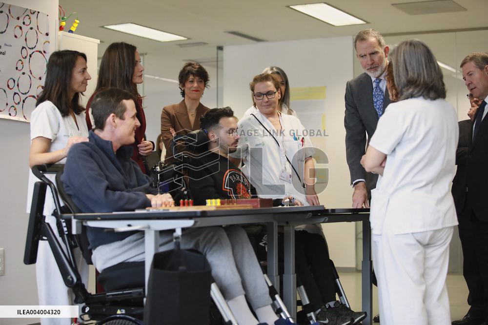 Royals At Visit To Paraplegic National Hospital - Toledo
