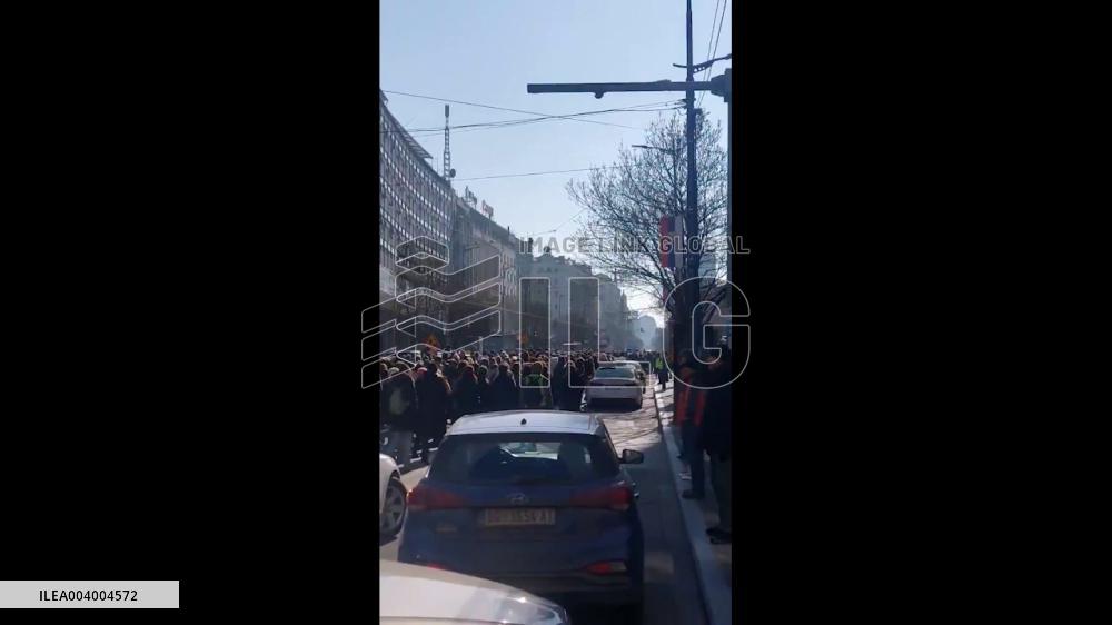 Serbia: Hundreds Of Students Set Off On March To Kragujevac For Anti-Corruption Protest