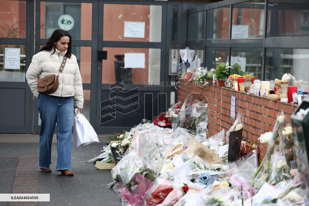 Pay Tribute To Louise, Schoolgirl Found Dead In A Wood - Essonne