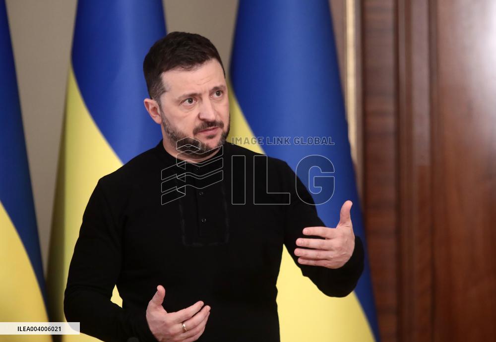 Volodymyr Zelenskyy and Scott Bessent speak to press in Kyiv