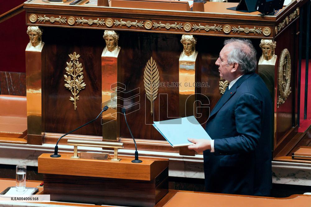 No-confidence motion against the 49.3 of French prime minister - Paris AJ