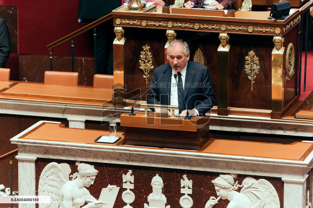 No-confidence motion against the 49.3 of French prime minister - Paris AJ