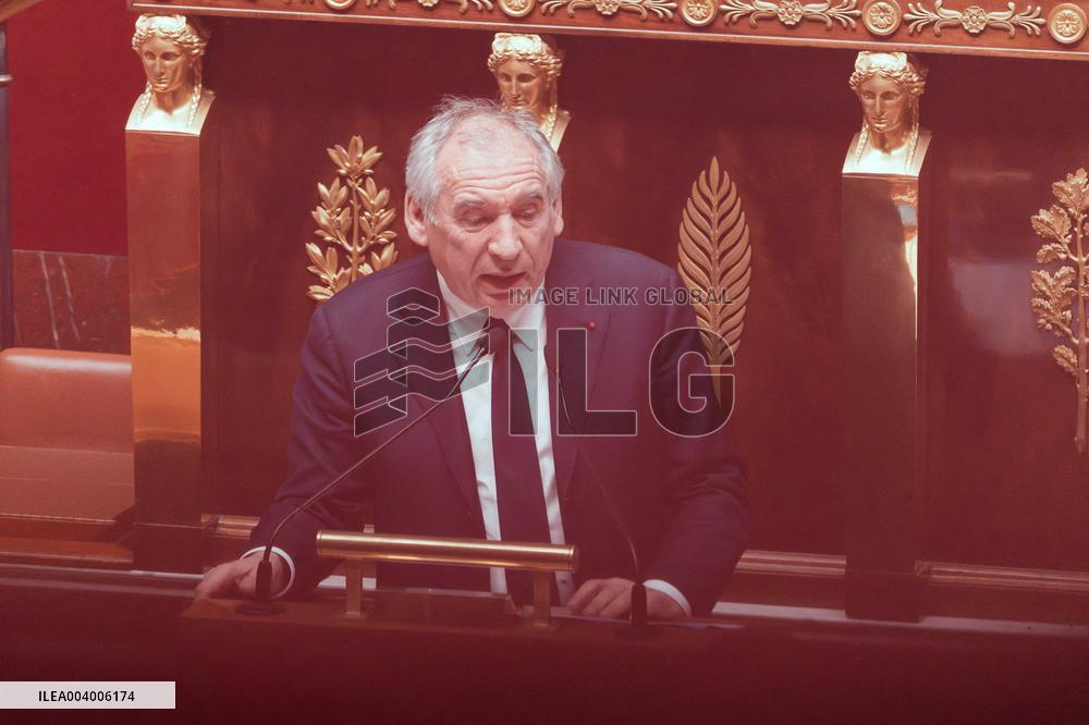 No-confidence motion against the 49.3 of French prime minister - Paris AJ