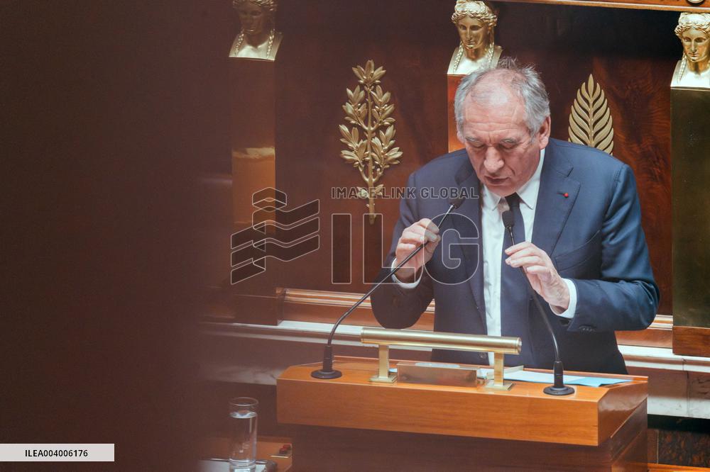No-confidence motion against the 49.3 of French prime minister - Paris AJ