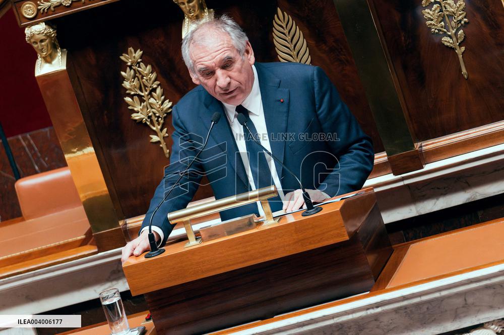 No-confidence motion against the 49.3 of French prime minister - Paris AJ