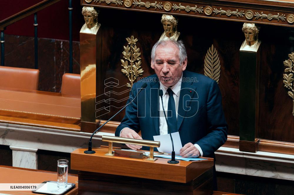 No-confidence motion against the 49.3 of French prime minister - Paris AJ