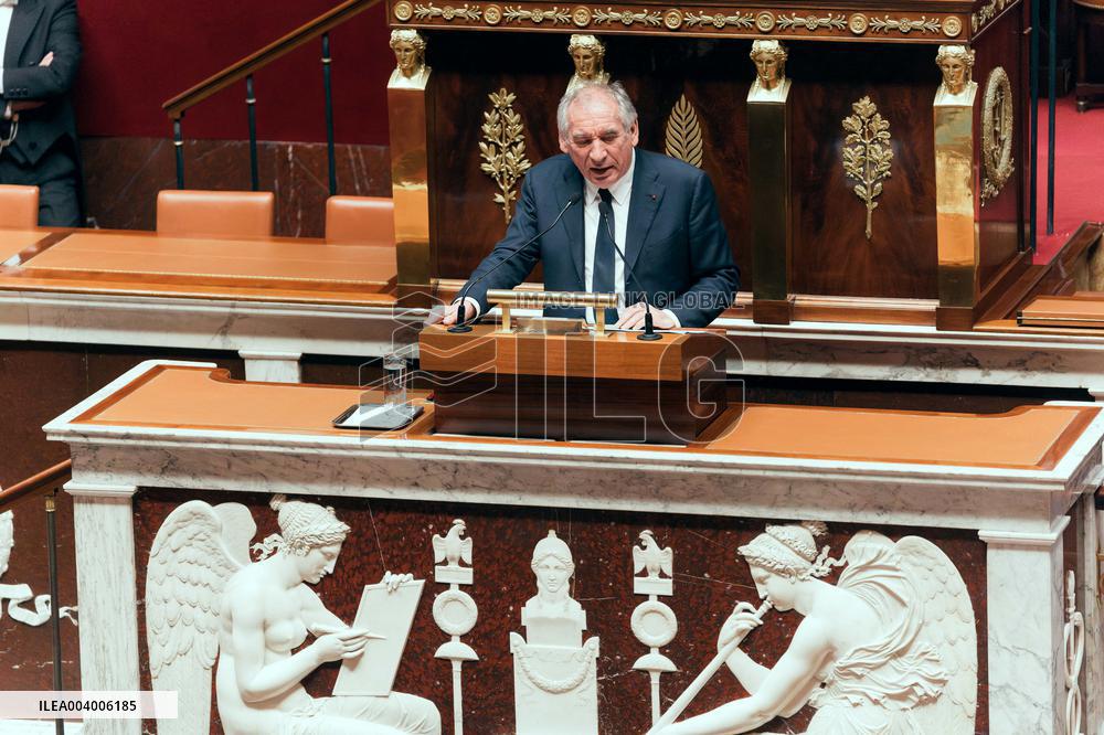No-confidence motion against the 49.3 of French prime minister - Paris AJ