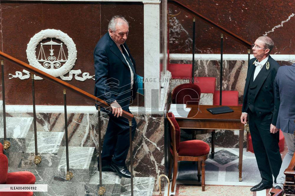 No-confidence motion against the 49.3 of French prime minister - Paris AJ