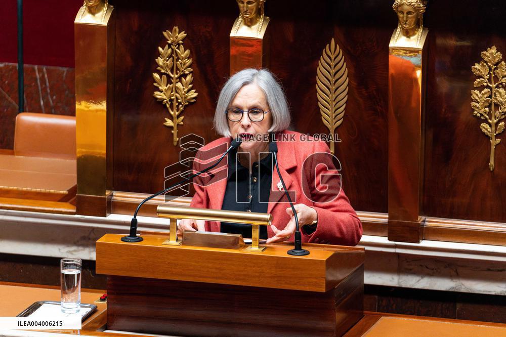 No-confidence motion against the 49.3 of French prime minister - Paris AJ