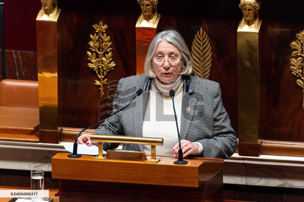 No-confidence motion against the 49.3 of French prime minister - Paris AJ