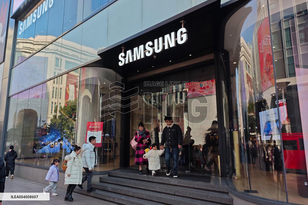 Samsung Annual Flagship Galaxy S25 Phone