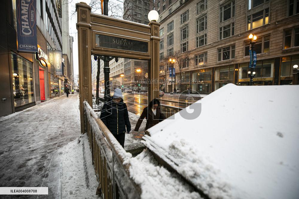 Winter Strom Street Scenes - Chicago