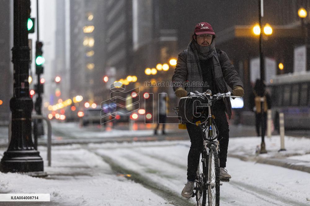 Winter Strom Street Scenes - Chicago