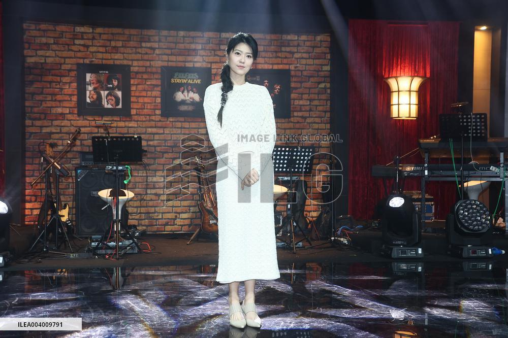 Taiwanese Female Singer Olivia Tsao
