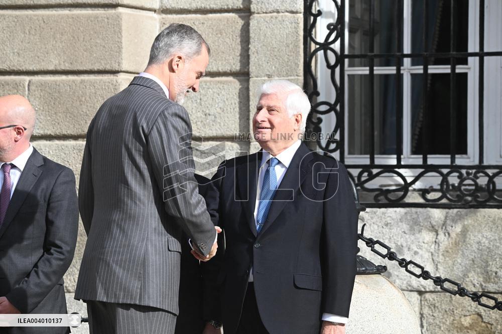 King Felipe VI At Exhibition Flambotant: Joana Vasconcelos Opening - Madrid