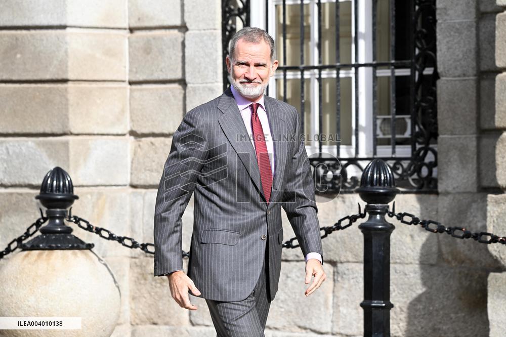 King Felipe VI At Exhibition Flambotant: Joana Vasconcelos Opening - Madrid