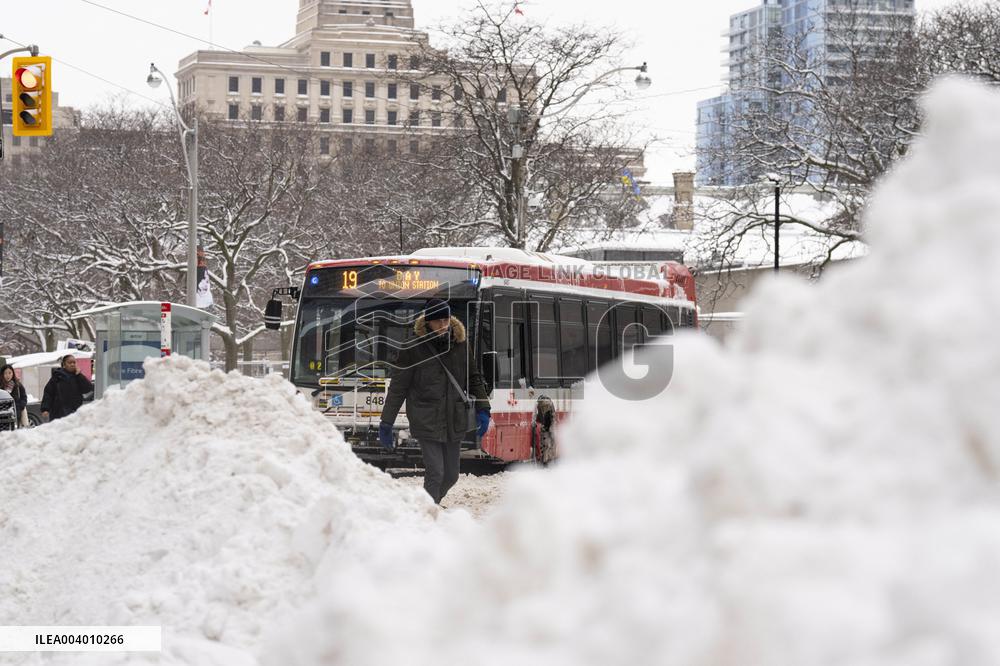 Heavy Snowfall in Canada