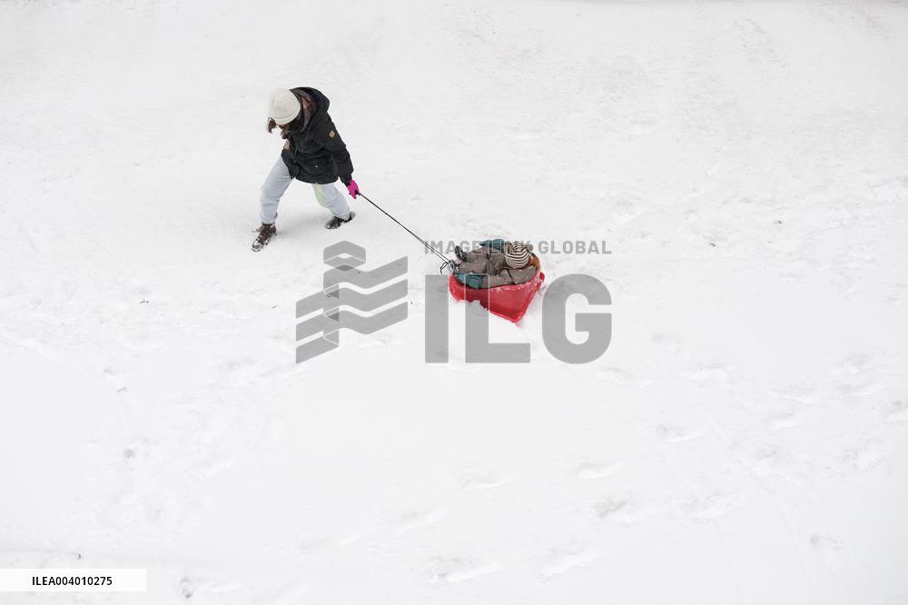 Heavy Snowfall in Canada