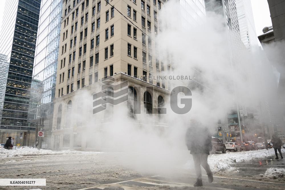 Heavy Snowfall in Canada